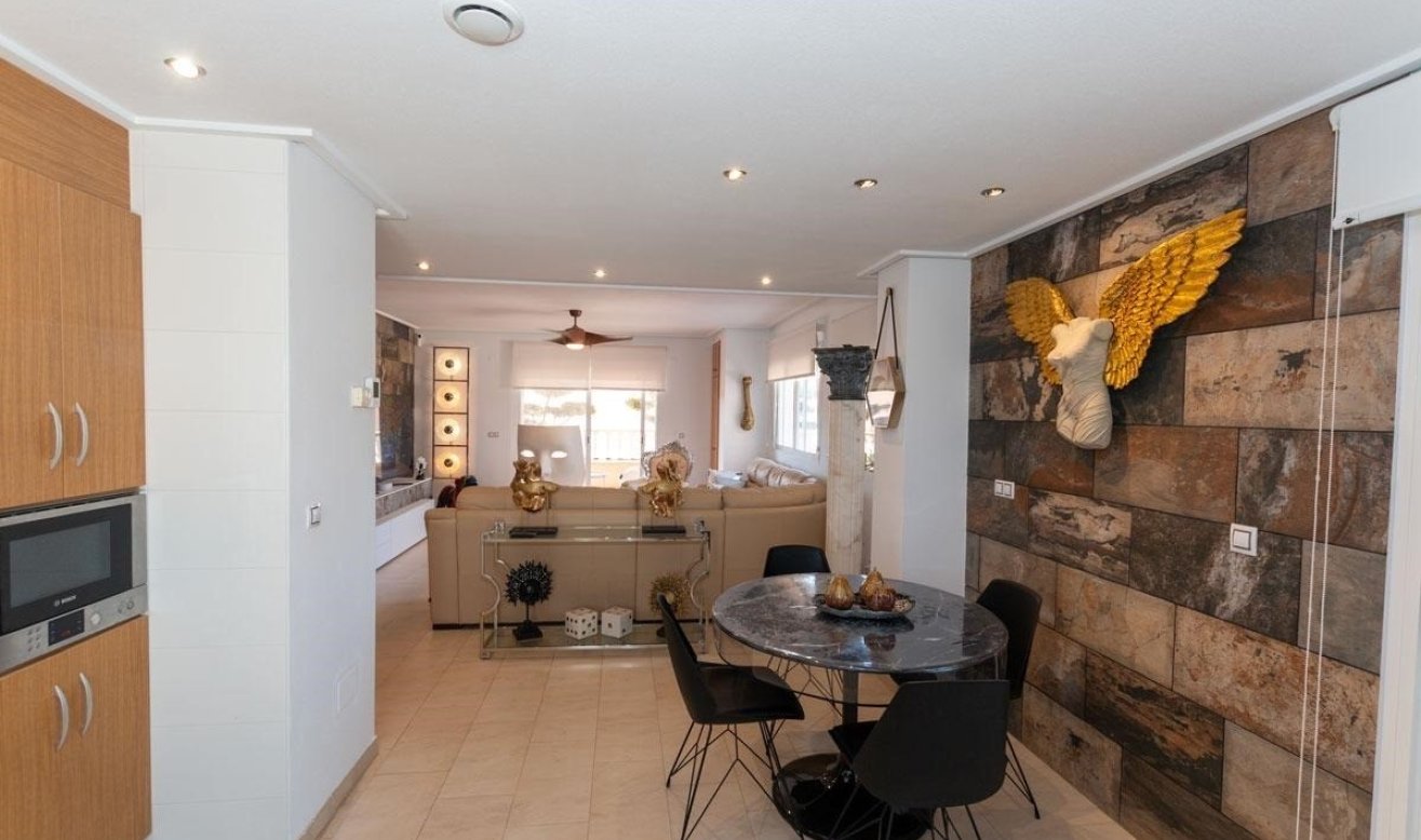 Resale - Apartment / flat - Orihuela Costa - Los Dolses