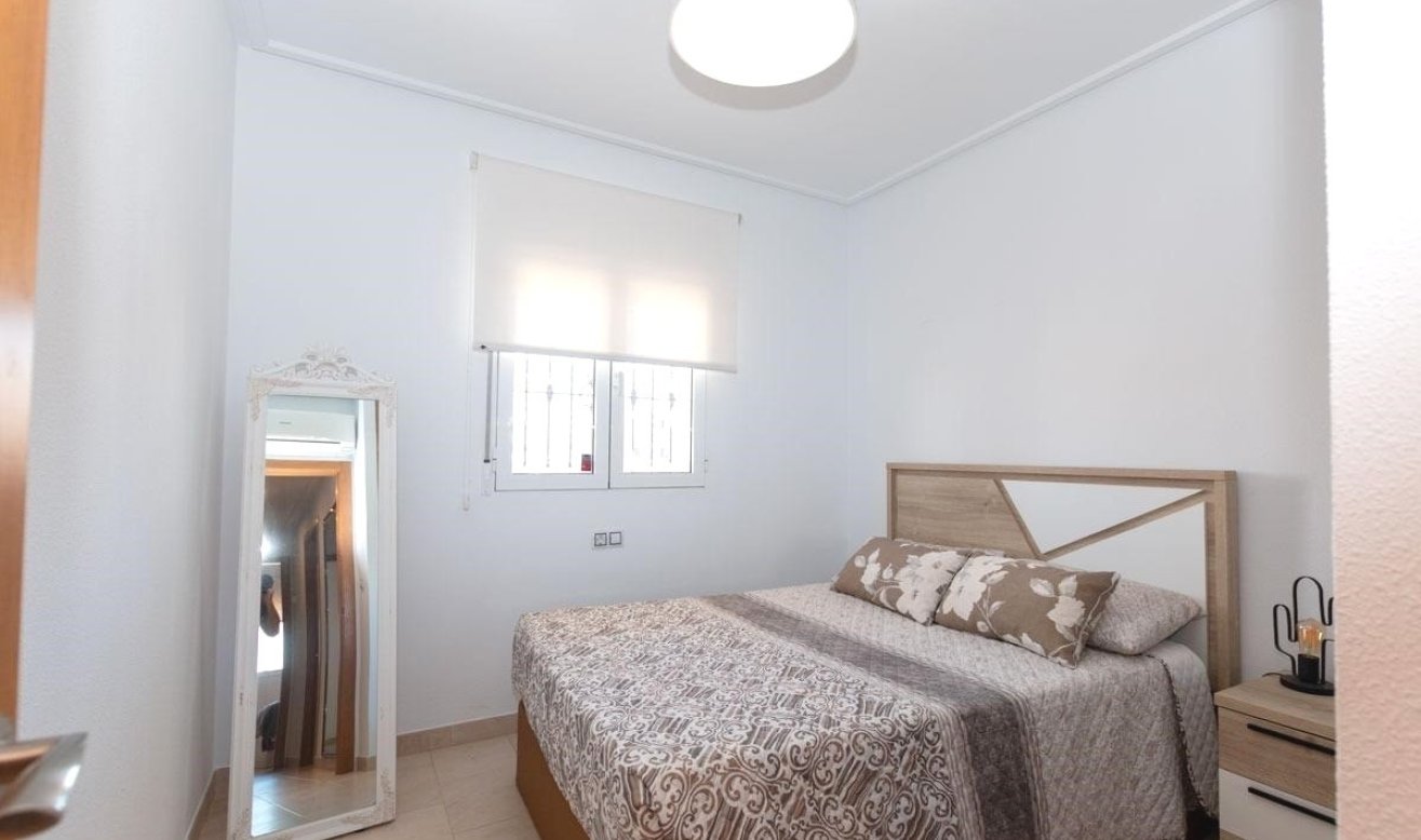 Resale - Apartment / flat - Orihuela Costa - Los Dolses