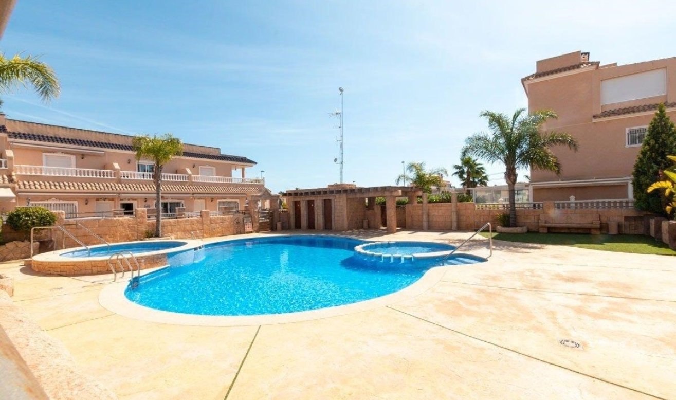 Resale - Apartment / flat - Orihuela Costa - Los Dolses