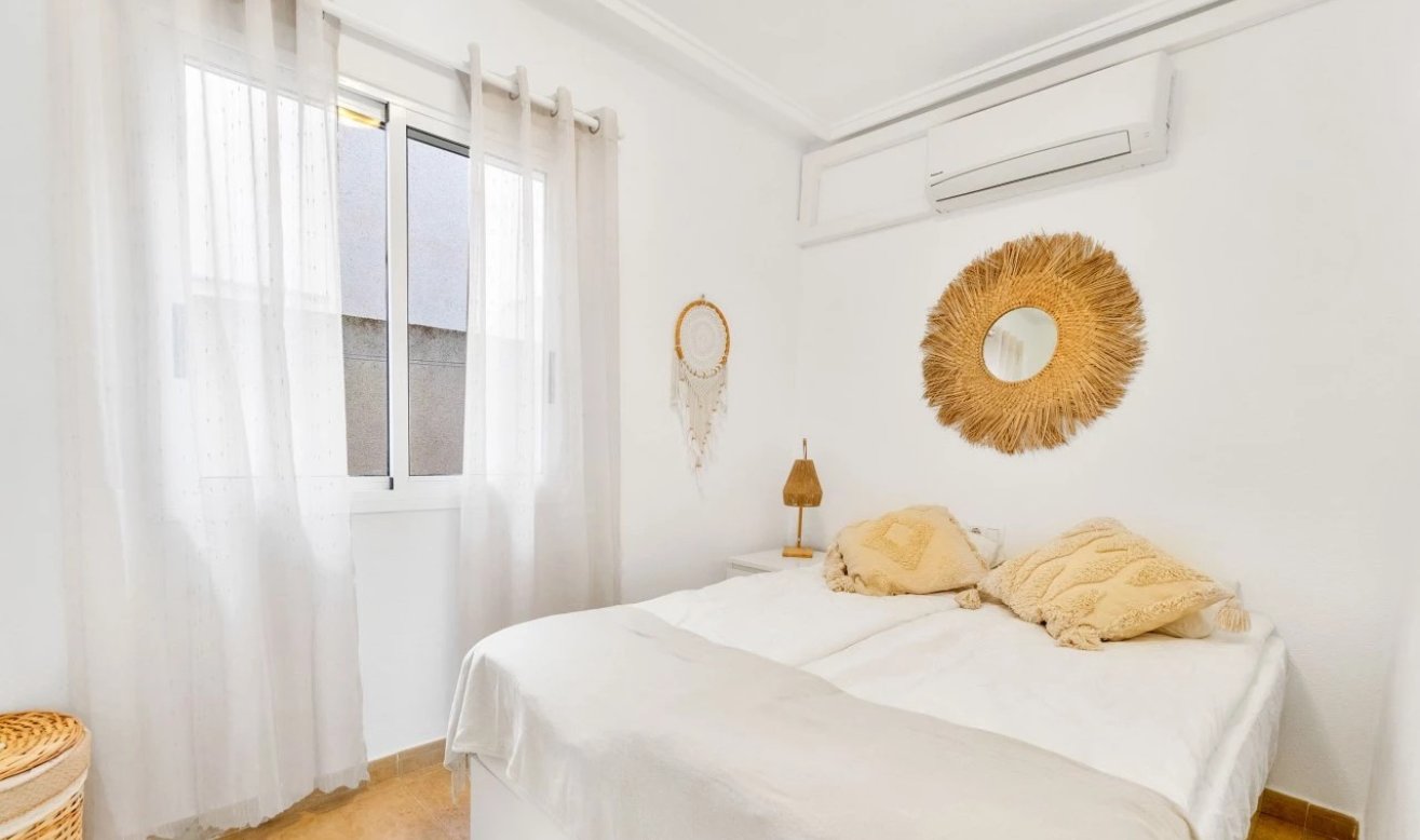 Reventa - Bungalow - Torrevieja - Aguas Nuevas