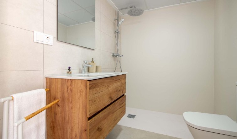 Obra nueva - Bungalow - Cox - San Fernando