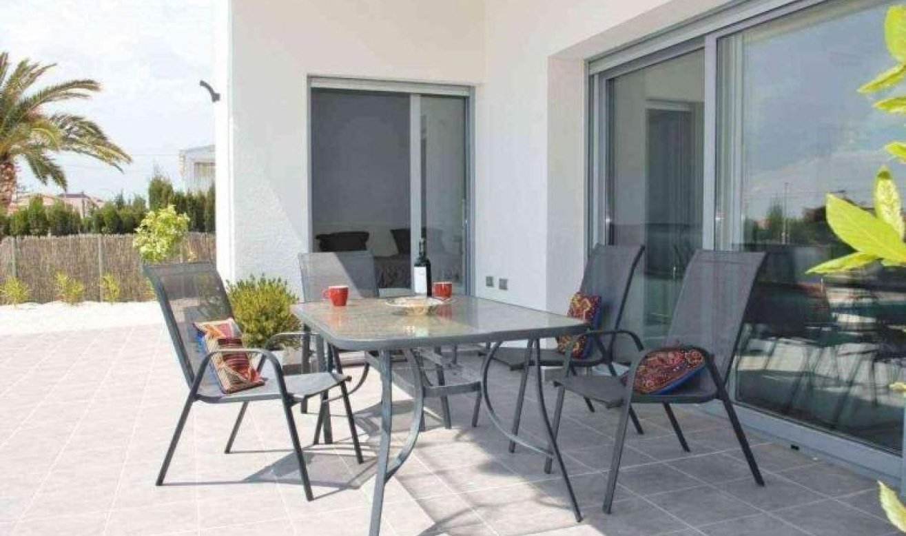 Obra nueva - Villa - Rafal - polideportivo