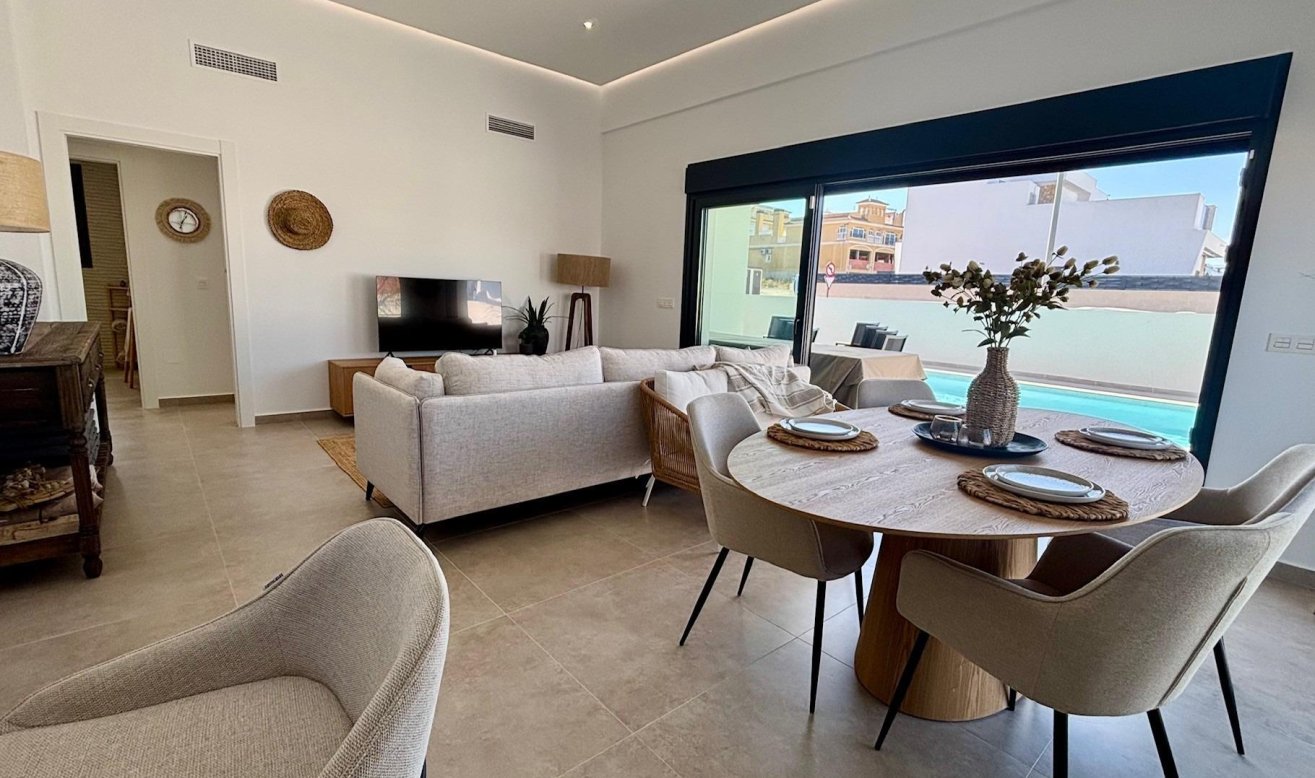 Obra nueva - Villa - Rafal - polideportivo