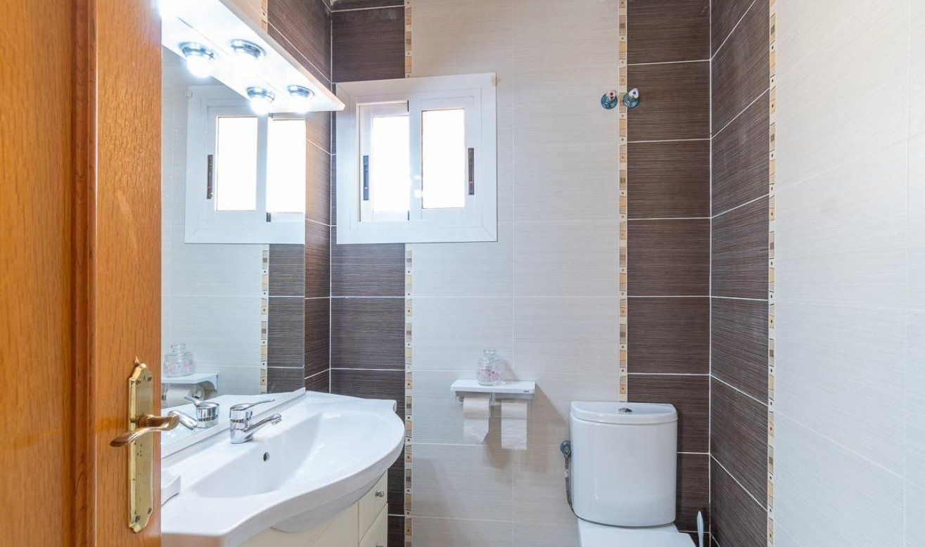 Reventa - Villa - Torrevieja - Playa de la mata