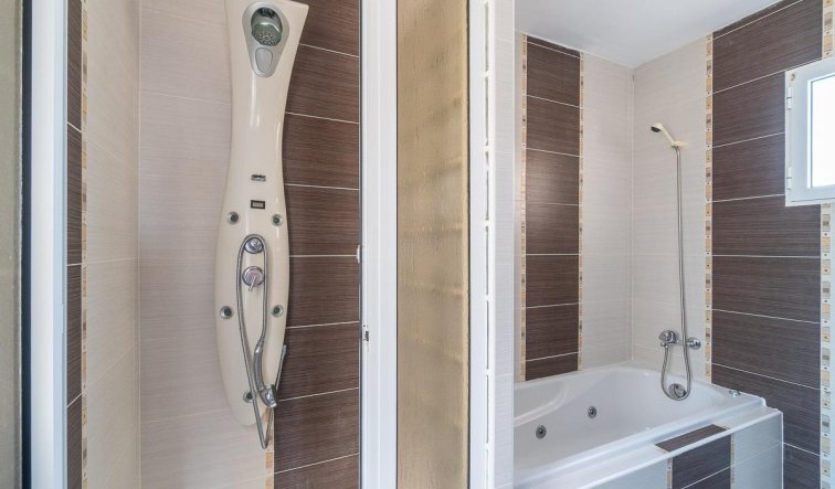 Reventa - Villa - Torrevieja - Playa de la mata