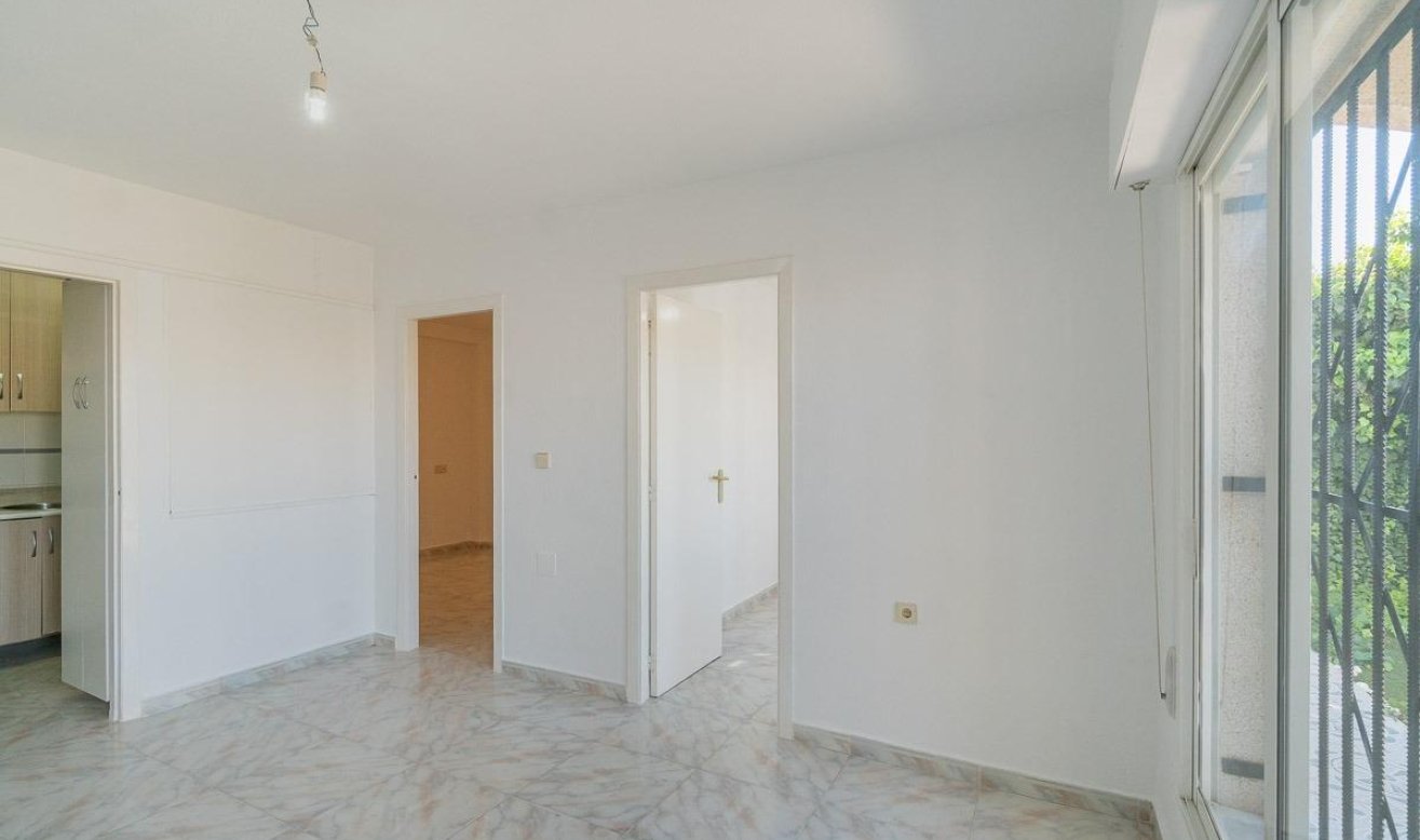 Resale - Terraced house - Torrevieja - Carrefour
