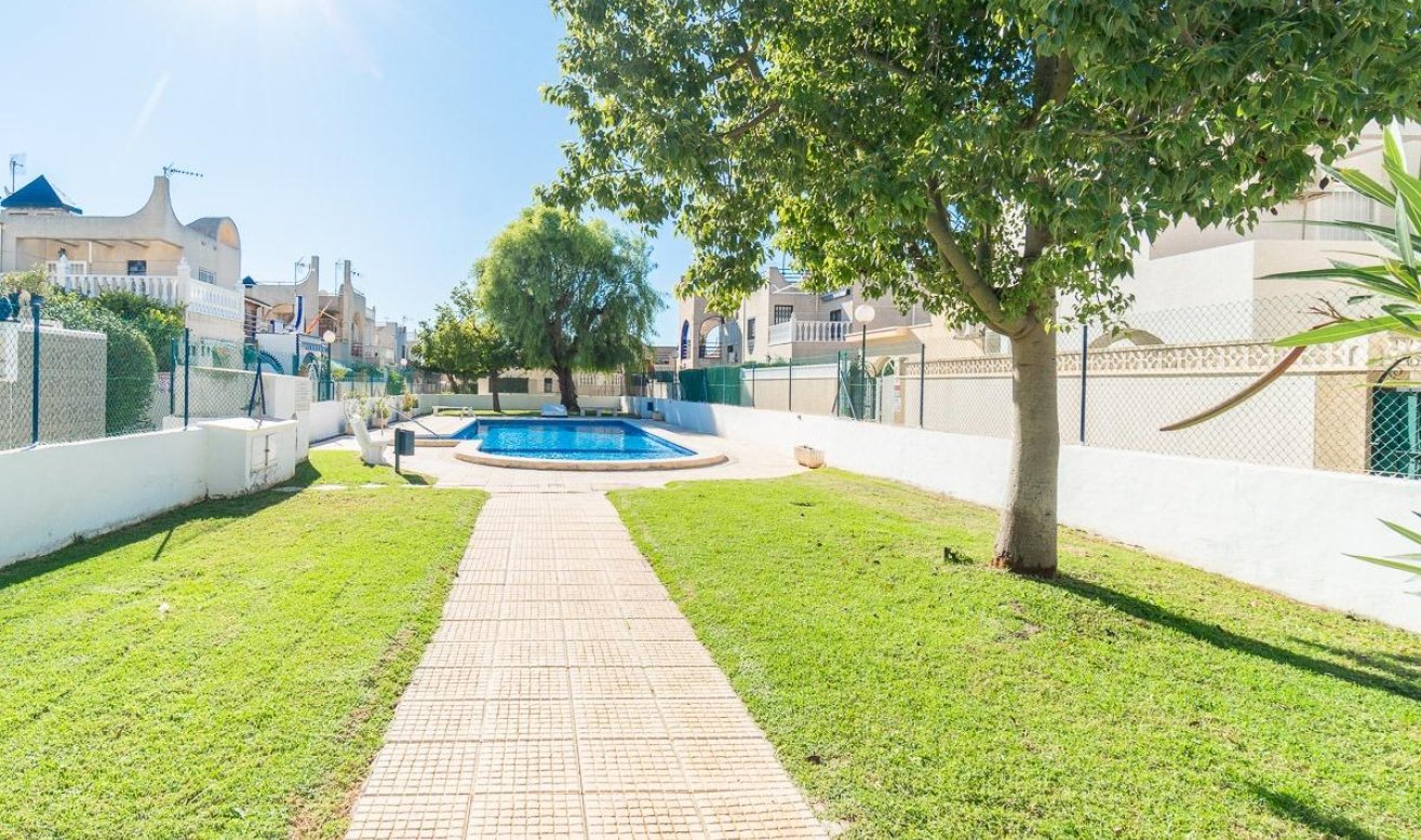 Resale - Terraced house - Torrevieja - Carrefour