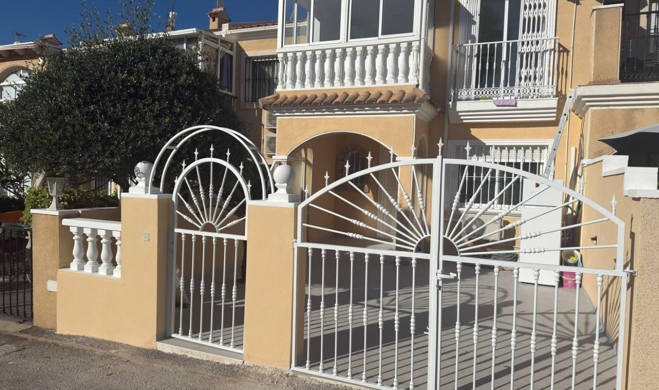 Reventa - Adosado - Torrevieja - Aguas Nuevas