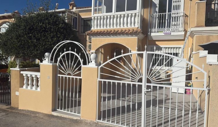 Reventa - Adosado - Torrevieja - Aguas Nuevas