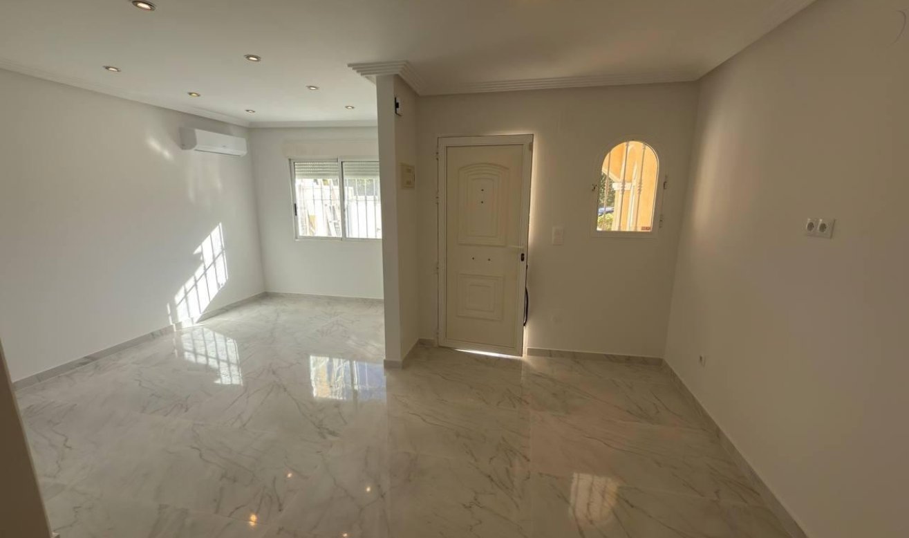 Reventa - Adosado - Torrevieja - Aguas Nuevas