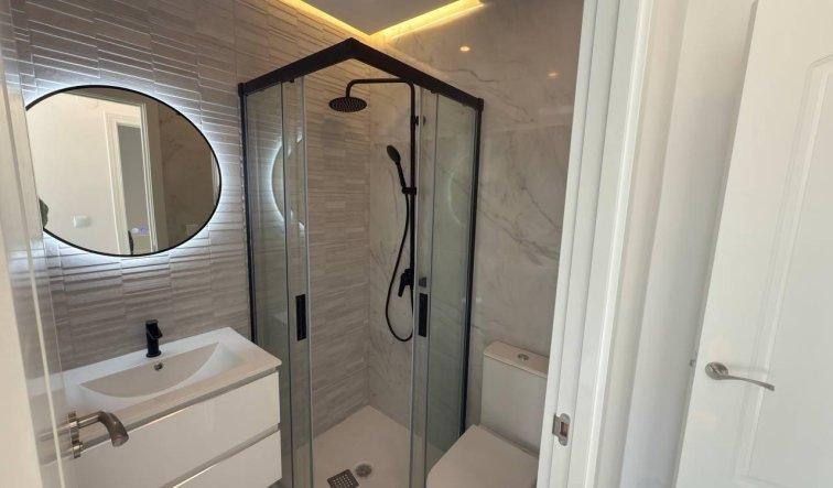 Reventa - Adosado - Torrevieja - Aguas Nuevas