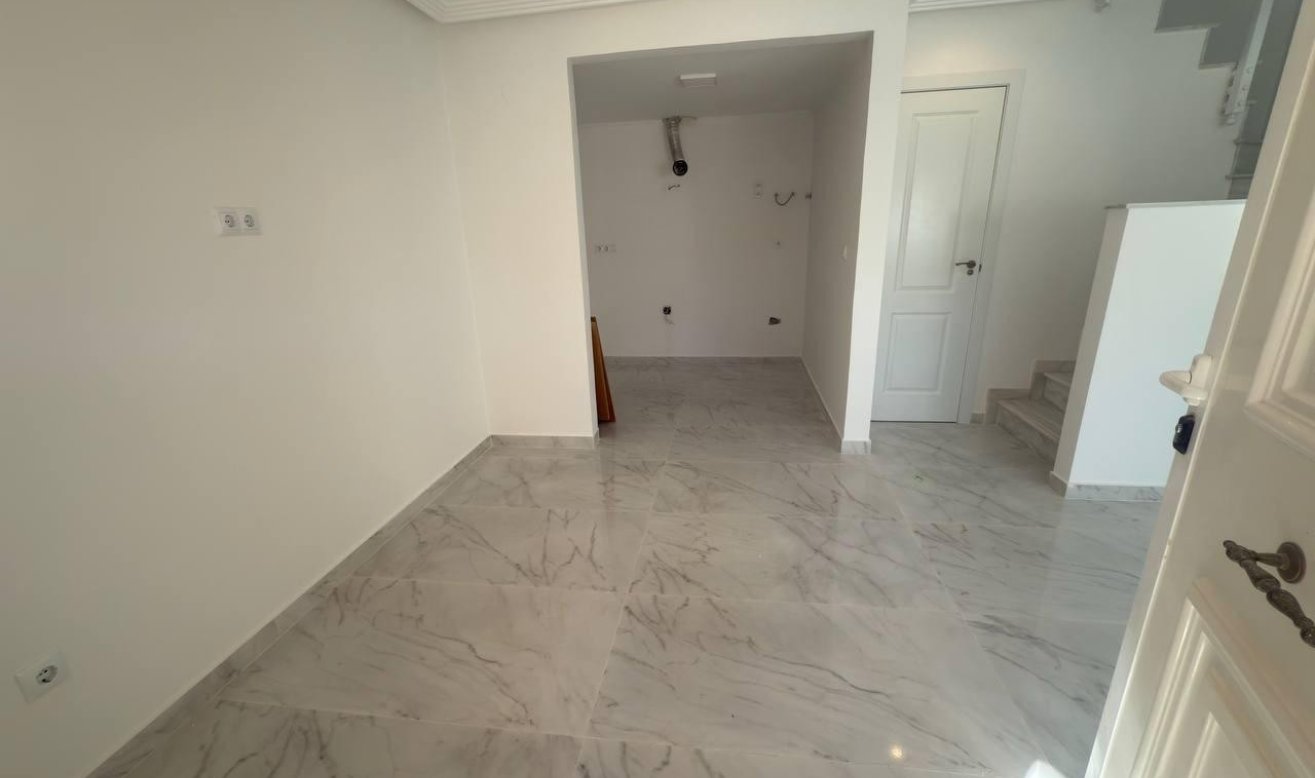 Reventa - Adosado - Torrevieja - Aguas Nuevas