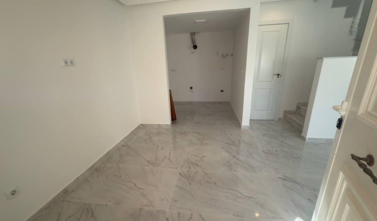 Reventa - Adosado - Torrevieja - Aguas Nuevas