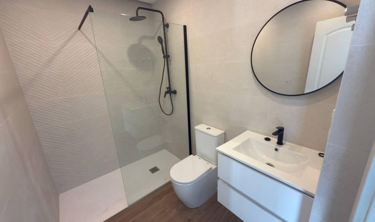 Reventa - Adosado - Torrevieja - Aguas Nuevas