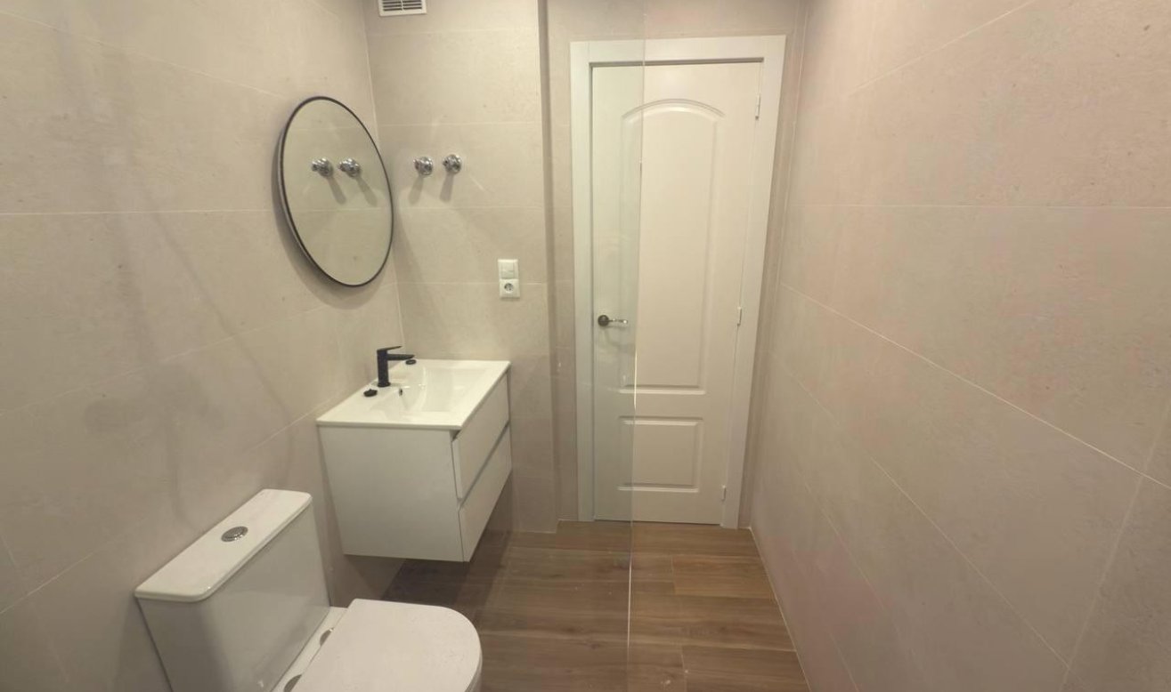 Reventa - Adosado - Torrevieja - Aguas Nuevas