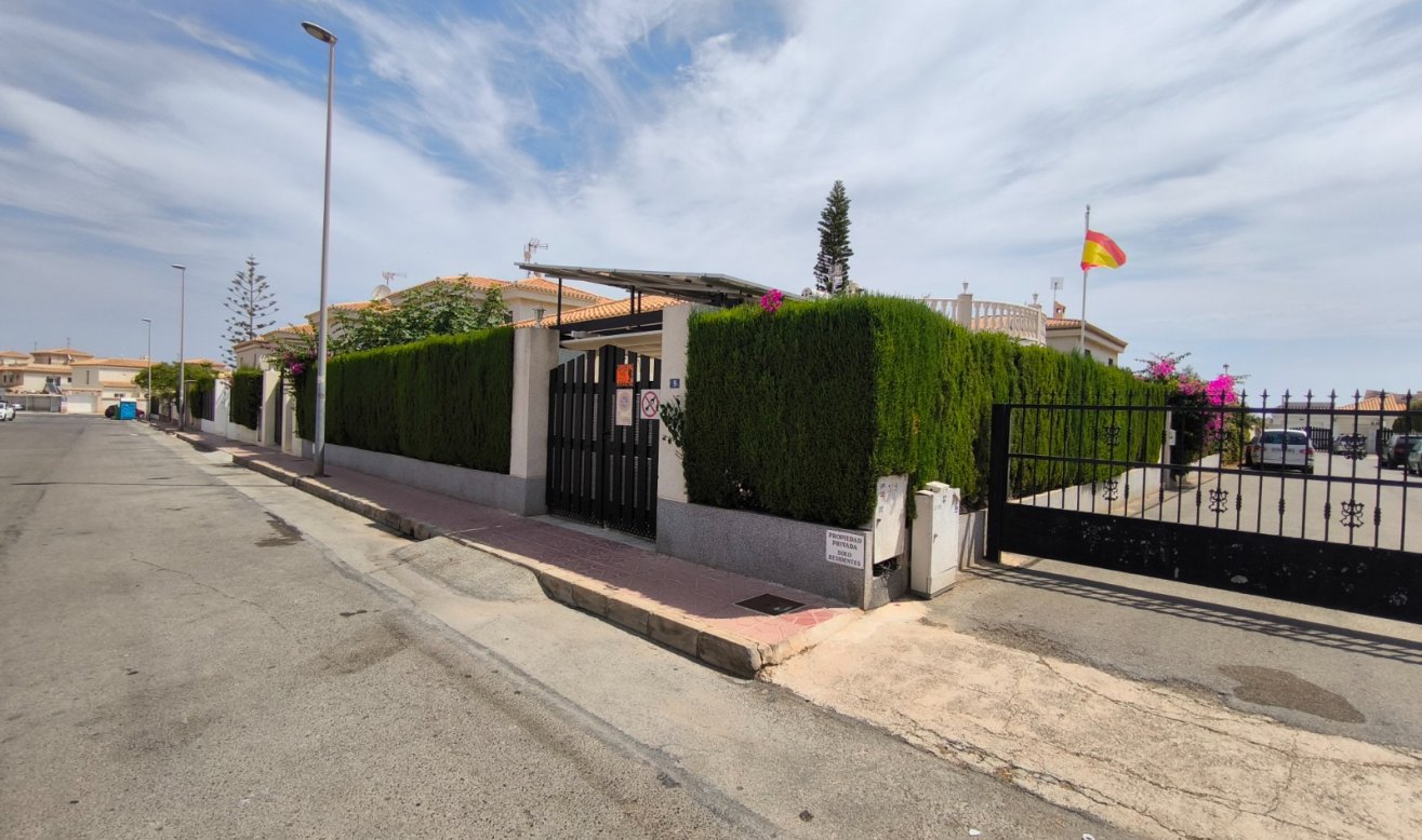 Reventa - Detached Villa - Orihuela Costa - Playa Flamenca