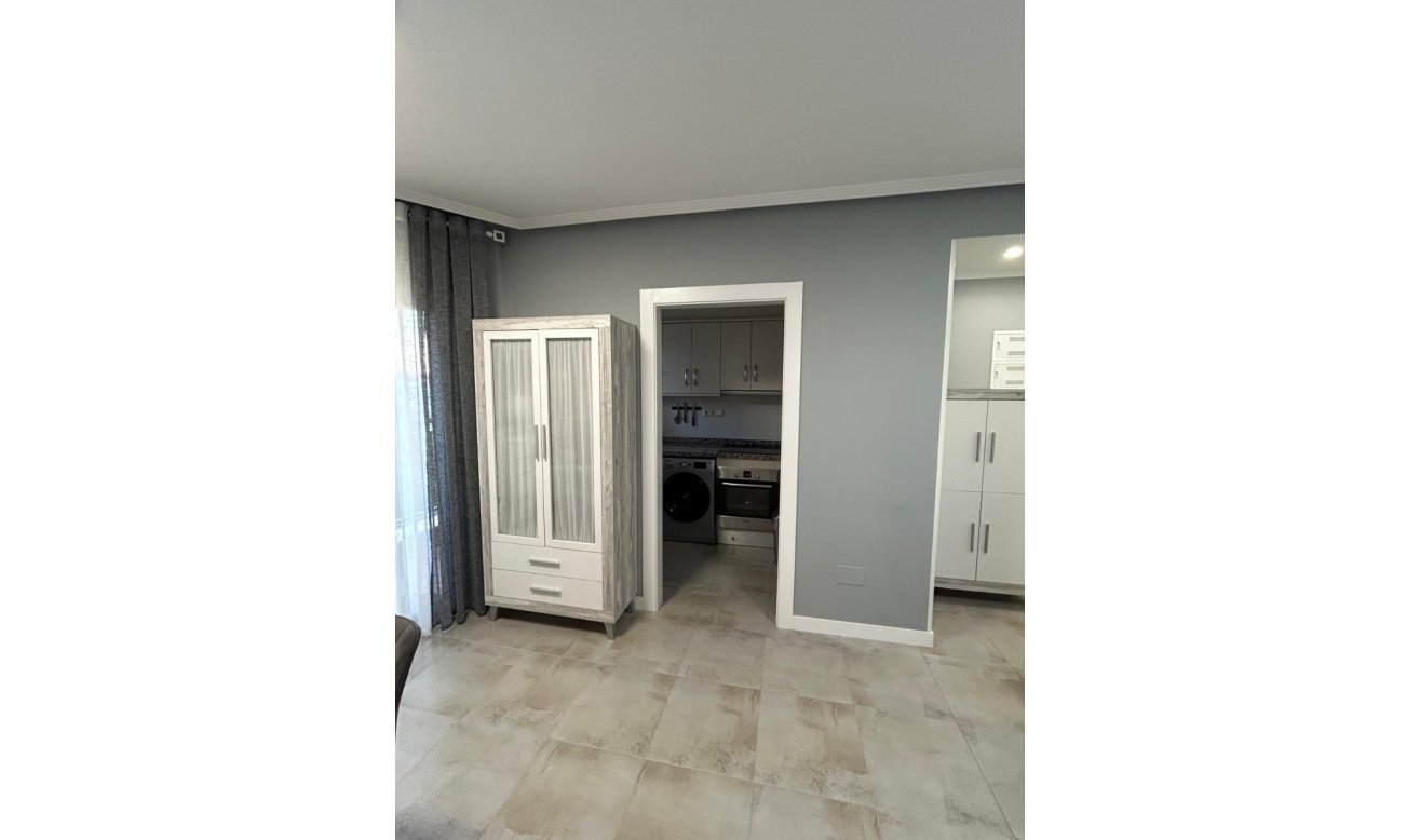 Reventa - Apartamento / piso - Torrevieja - Aguas Nuevas