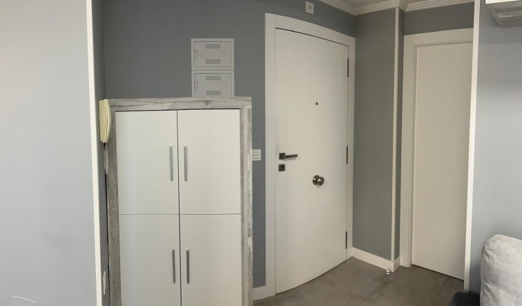 Reventa - Apartamento / piso - Torrevieja - Aguas Nuevas