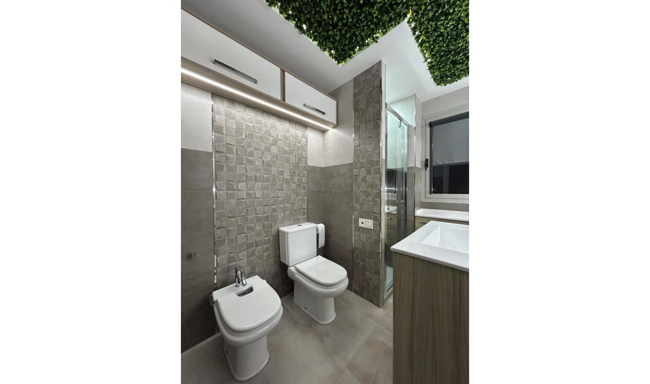 Reventa - Apartamento / piso - Torrevieja - Aguas Nuevas