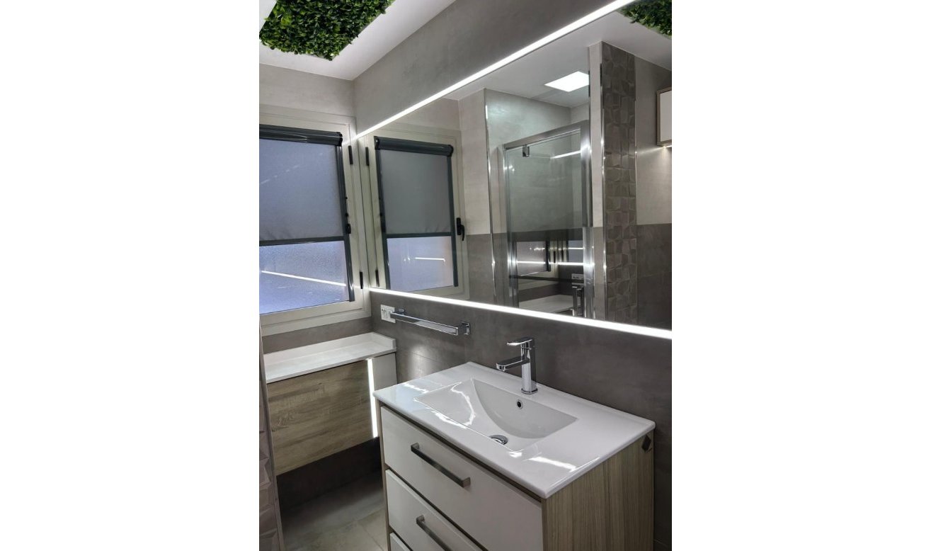 Reventa - Apartamento / piso - Torrevieja - Aguas Nuevas