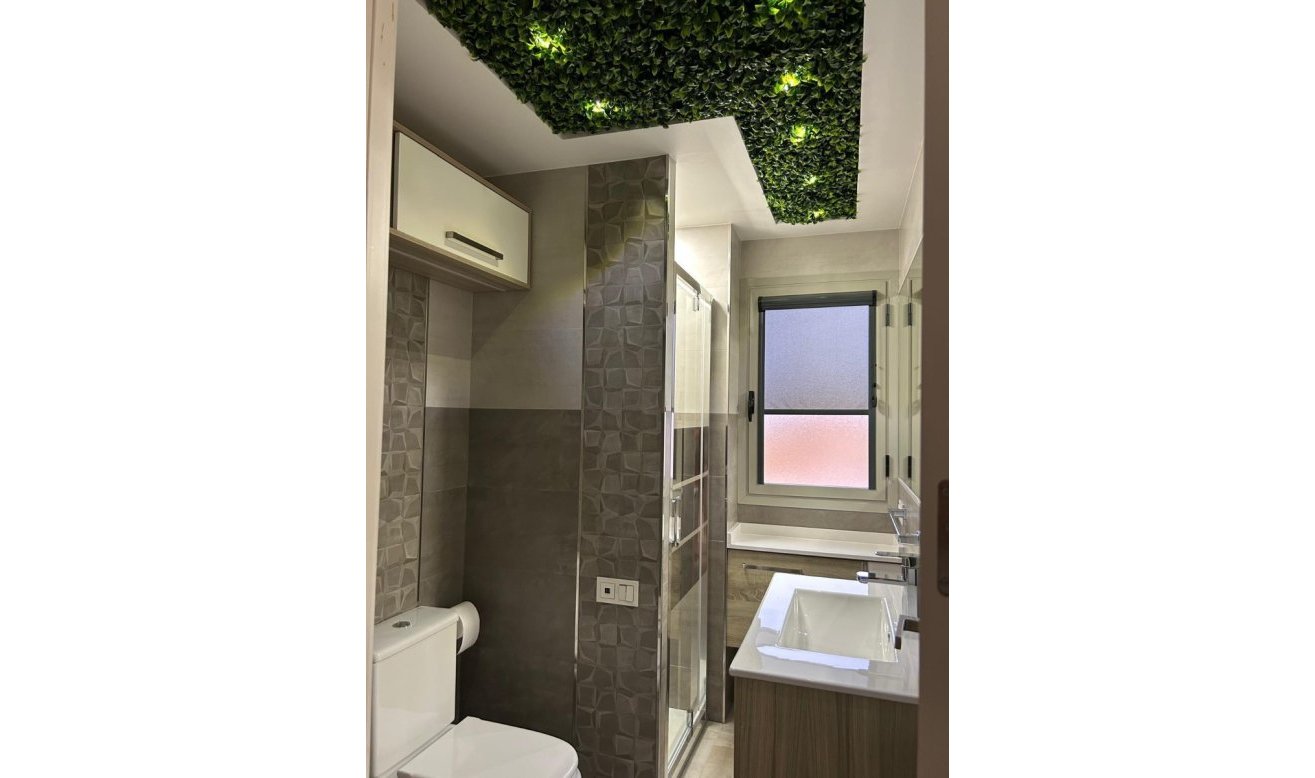 Reventa - Apartamento / piso - Torrevieja - Aguas Nuevas