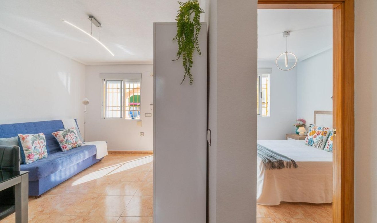 Reventa - Villa - Torrevieja - El limonar