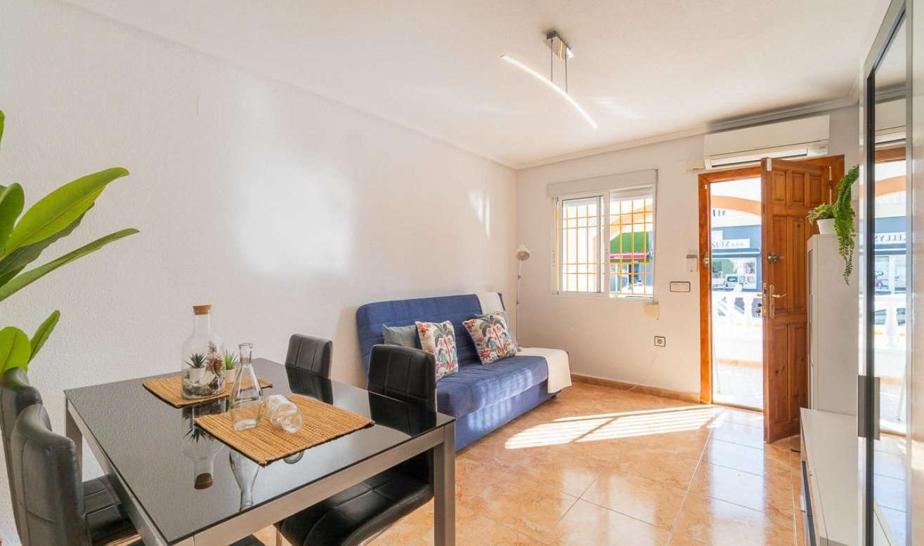 Reventa - Villa - Torrevieja - El limonar