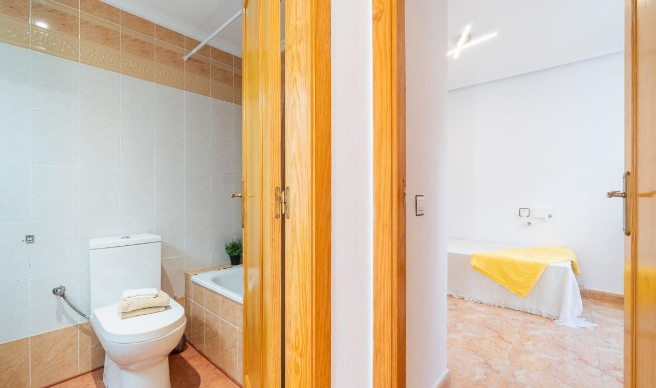 Reventa - Villa - Torrevieja - El limonar