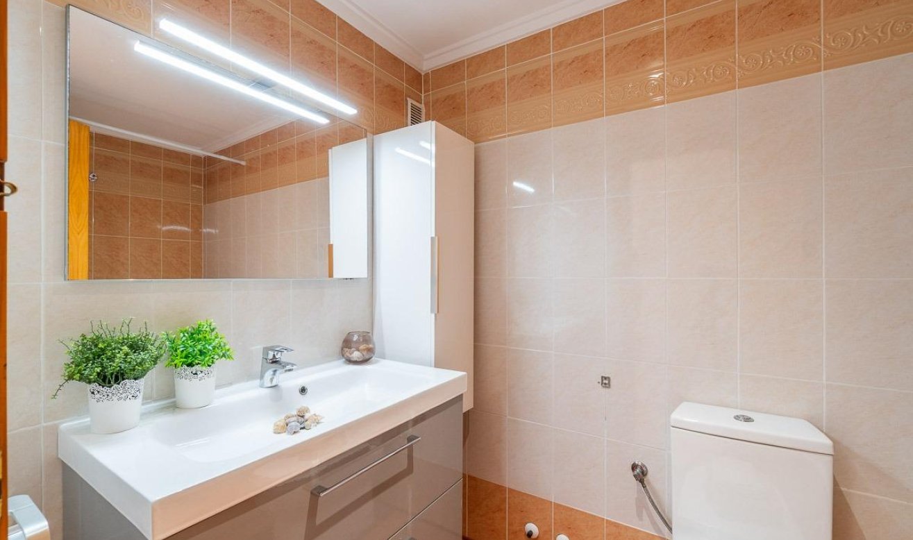 Reventa - Villa - Torrevieja - El limonar