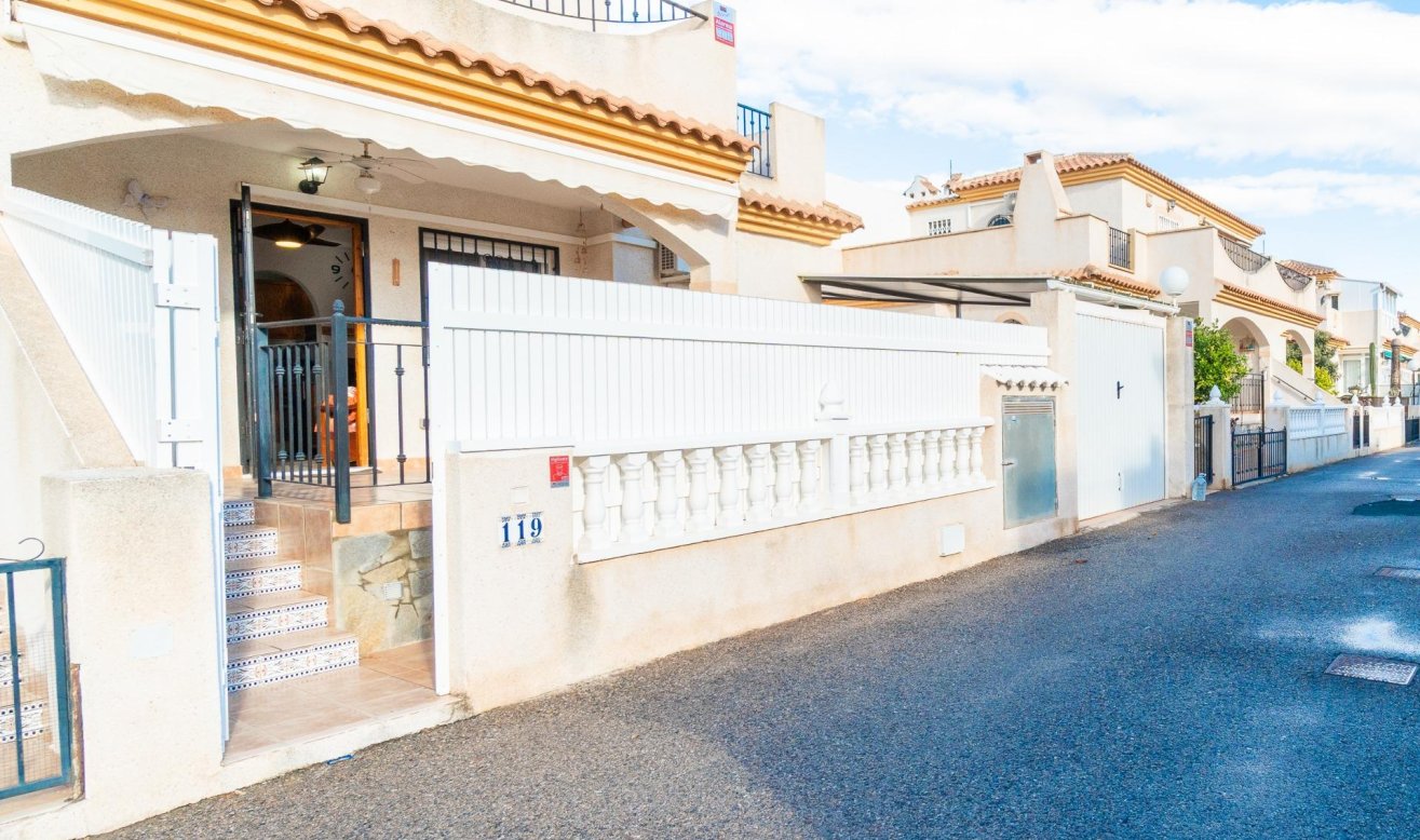 Reventa - House - Orihuela Costa - Playa Flamenca
