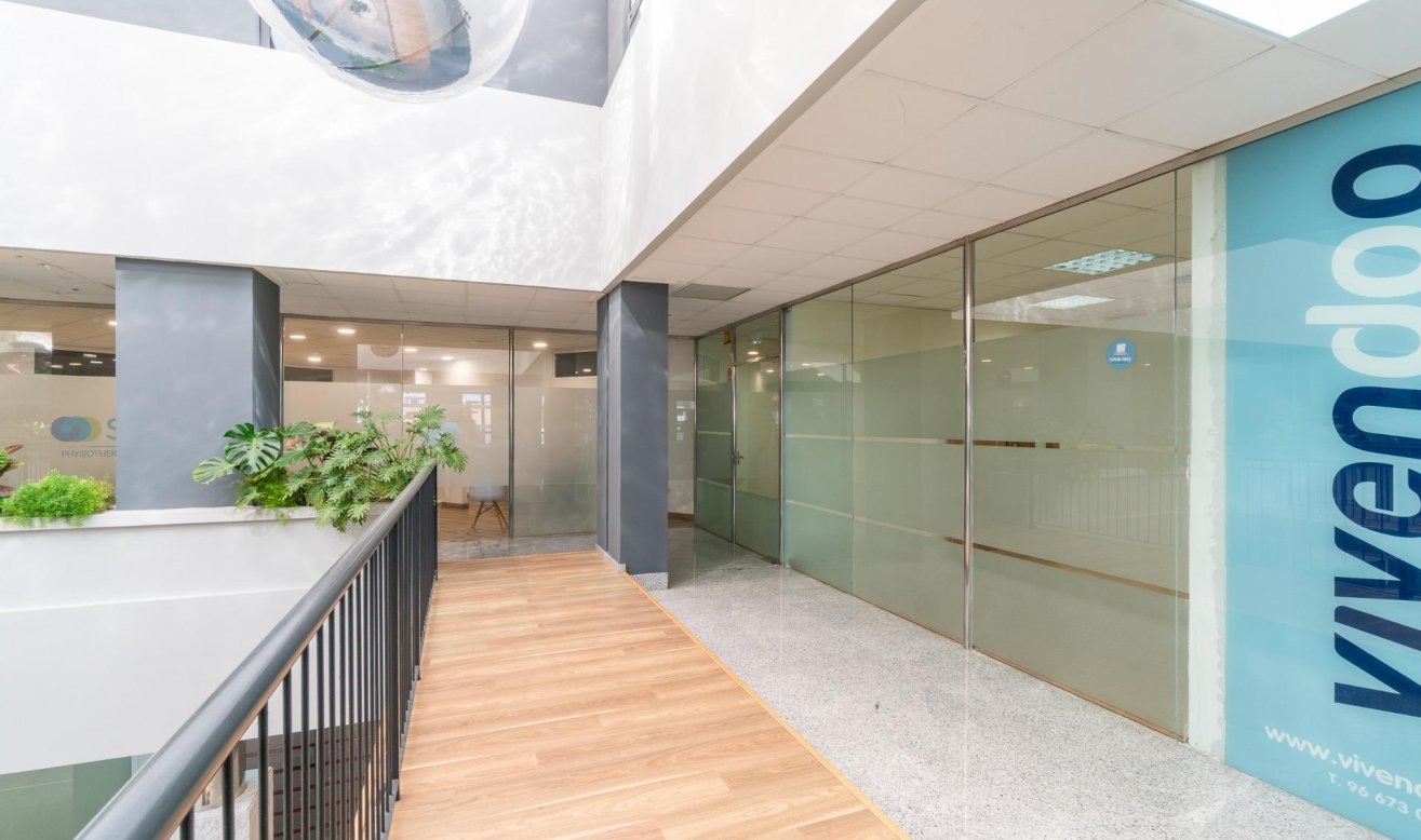  - Commercial Unit - Orihuela Costa - Playa Flamenca