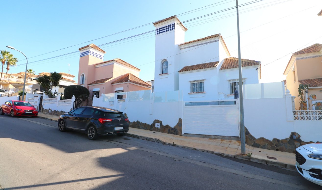 Reventa - Detached Villa - Orihuela Costa - Villamartin