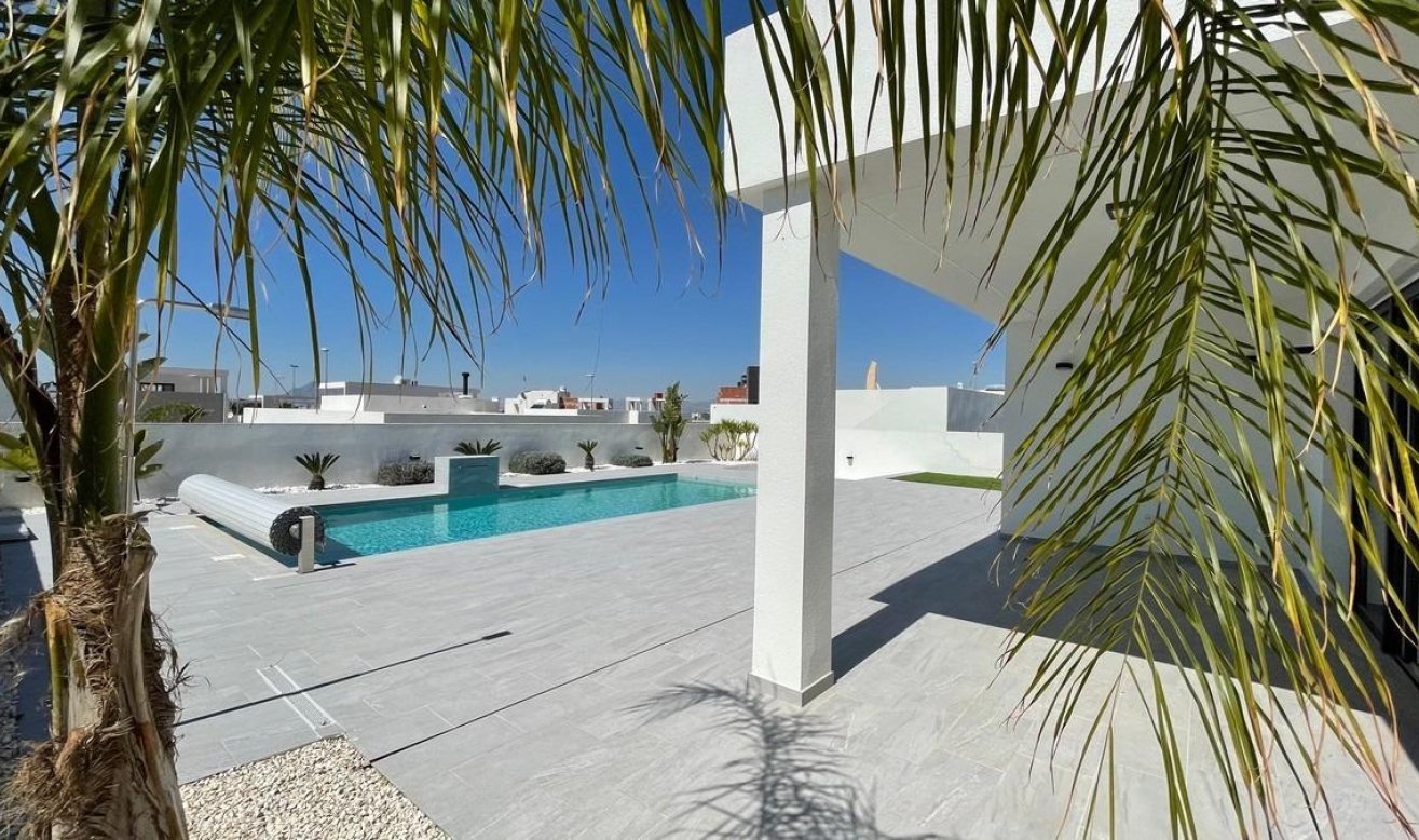 Obra nueva - Villa - Rafal - polideportivo