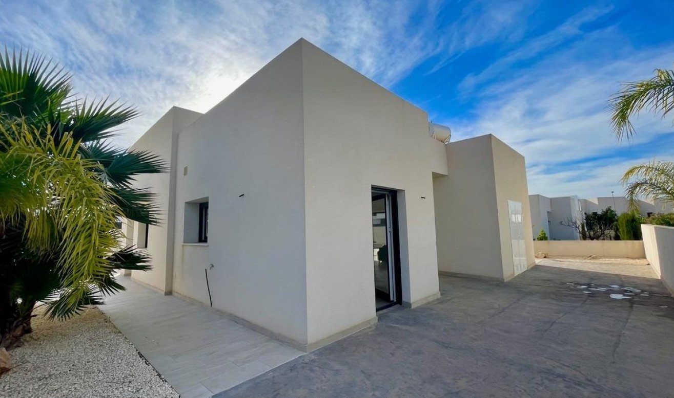 Obra nueva - Villa - Rafal - polideportivo