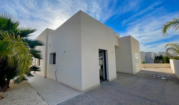 Obra nueva - Villa - Rafal - polideportivo