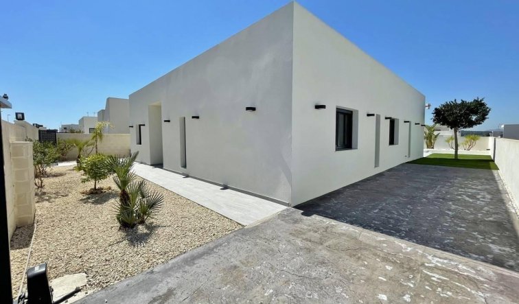 Obra nueva - Villa - Rafal - polideportivo