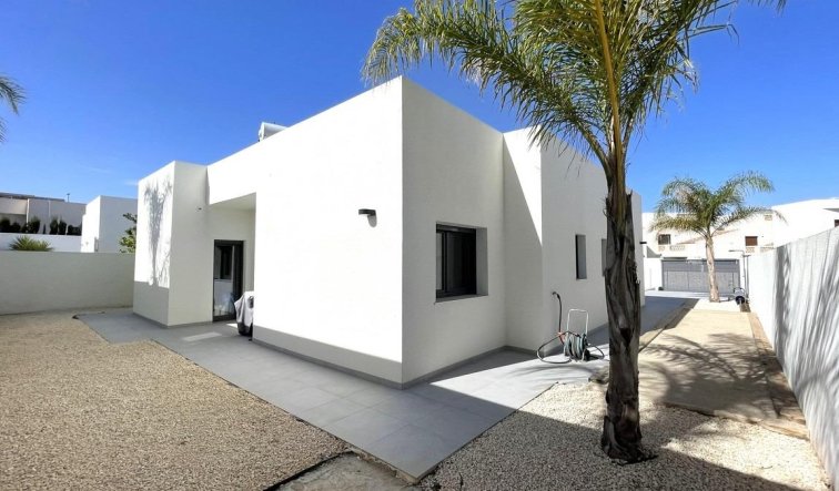 Obra nueva - Villa - Rafal - polideportivo
