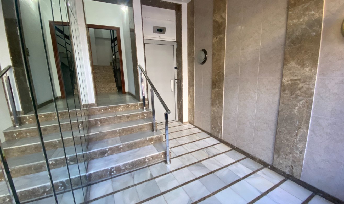 Reventa - Apartamento / piso - Torrevieja - CLUB NAUTICO TORREVIEJA