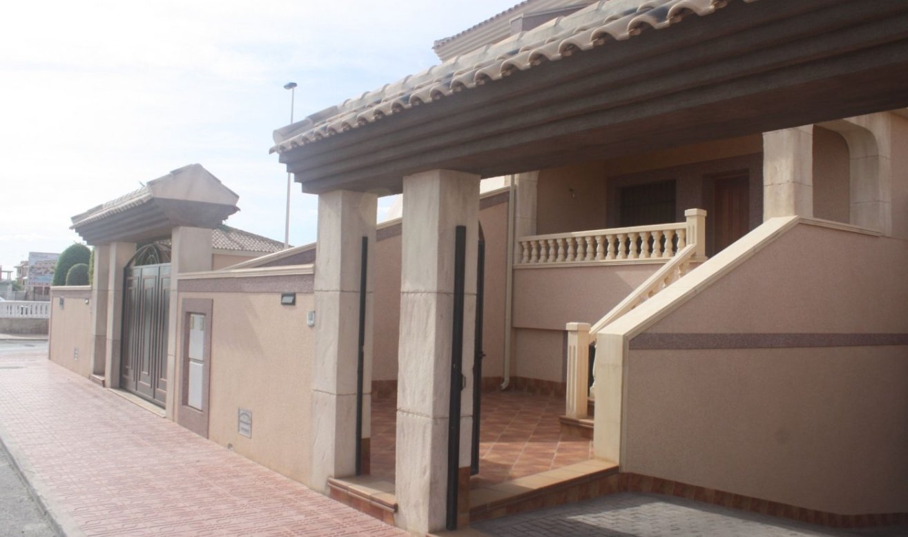 Obra nueva - Adosado - Torrevieja - Los Altos