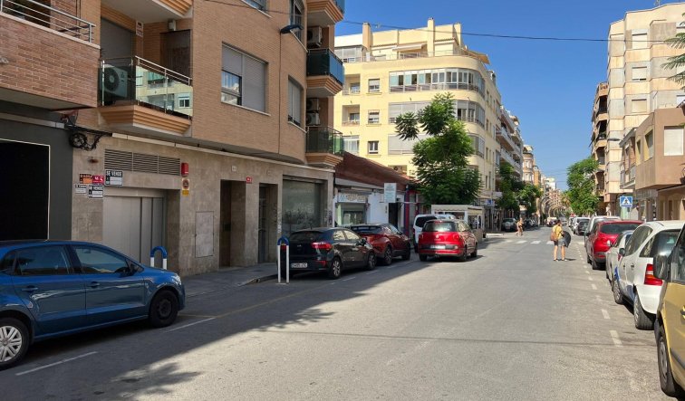 Reventa - Garaje - Torrevieja - Centro