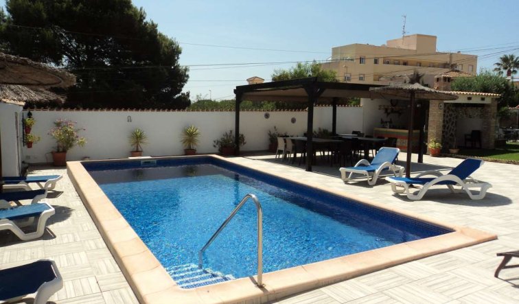 Resale - Villa - Cabo Roig