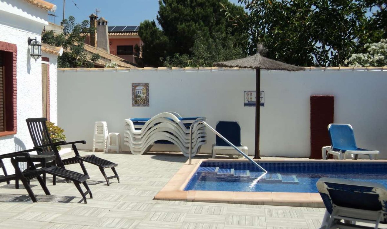 Resale - Villa - Cabo Roig