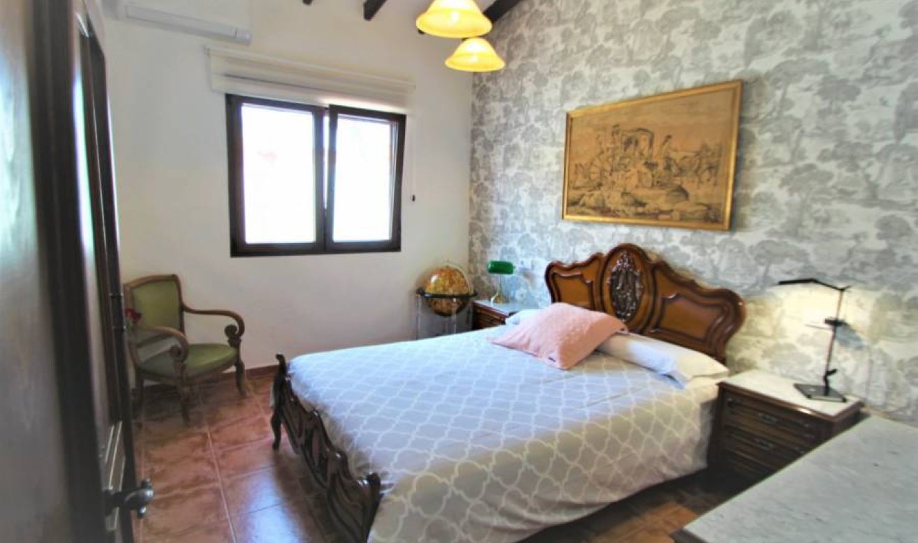 Resale - Villa - Cabo Roig