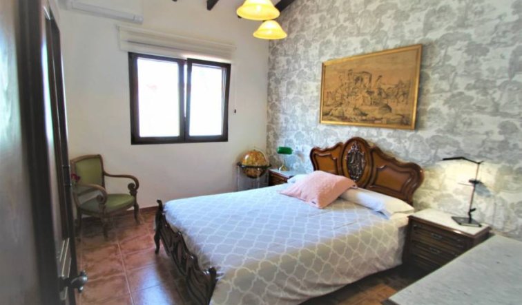 Resale - Villa - Cabo Roig