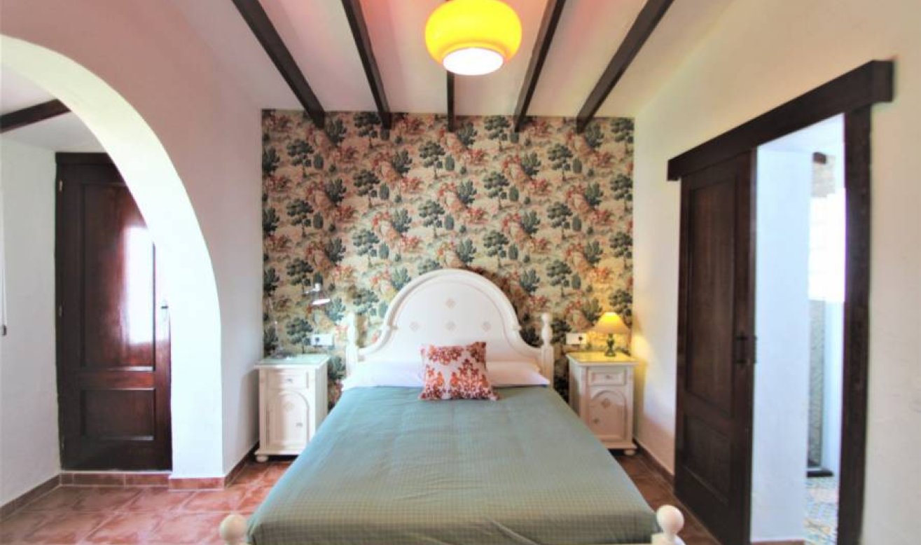 Resale - Villa - Cabo Roig