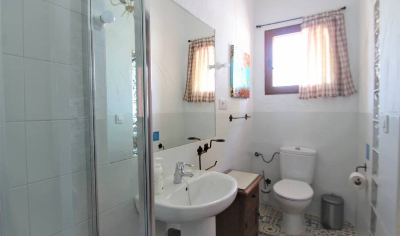 Resale - Villa - Cabo Roig