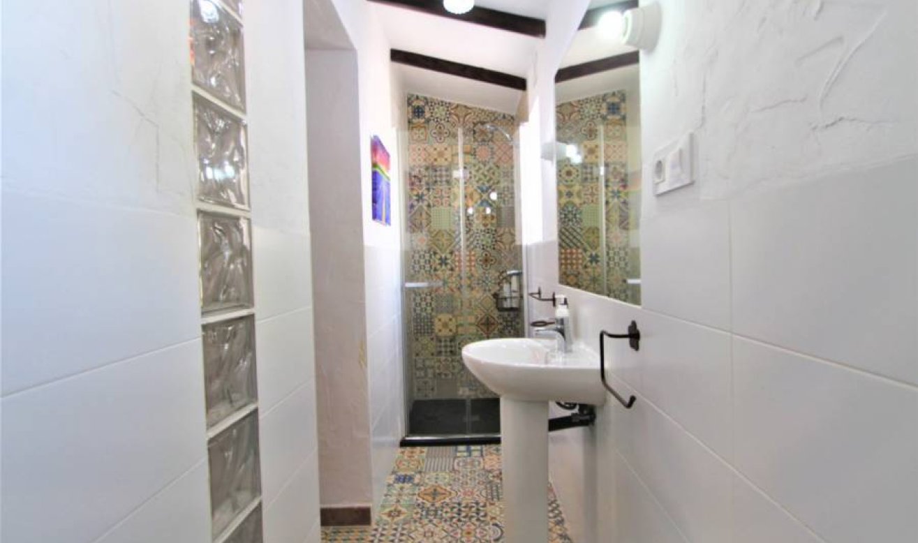 Resale - Villa - Cabo Roig