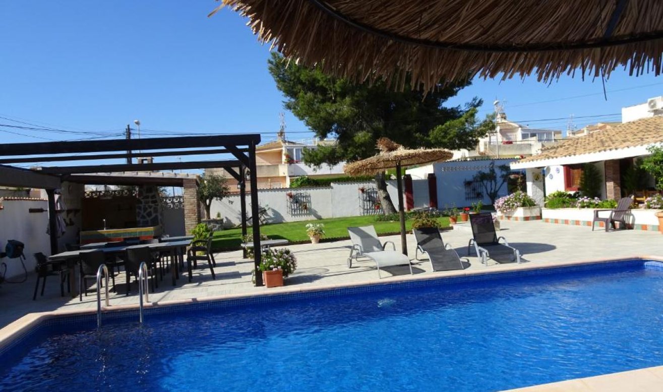 Resale - Villa - Cabo Roig