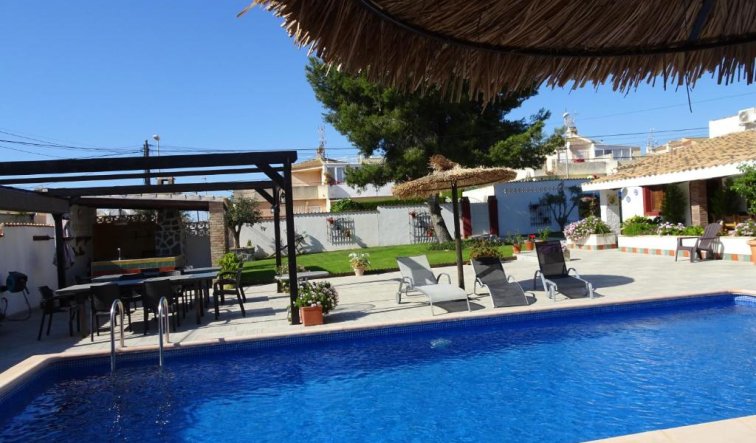 Resale - Villa - Cabo Roig