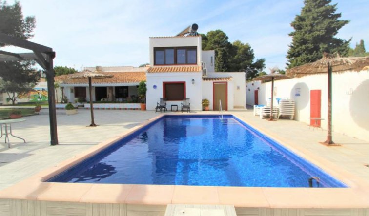 Resale - Villa - Cabo Roig